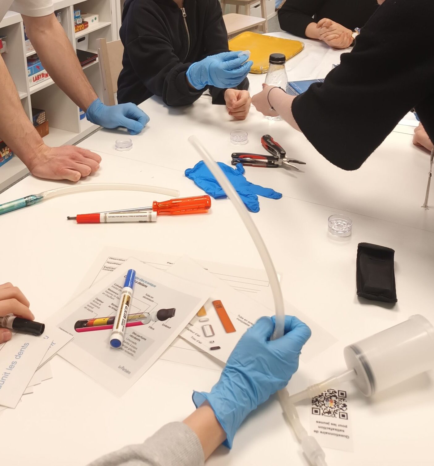atelier scientifique "y'a quoi dans la puff ?" - association SODA