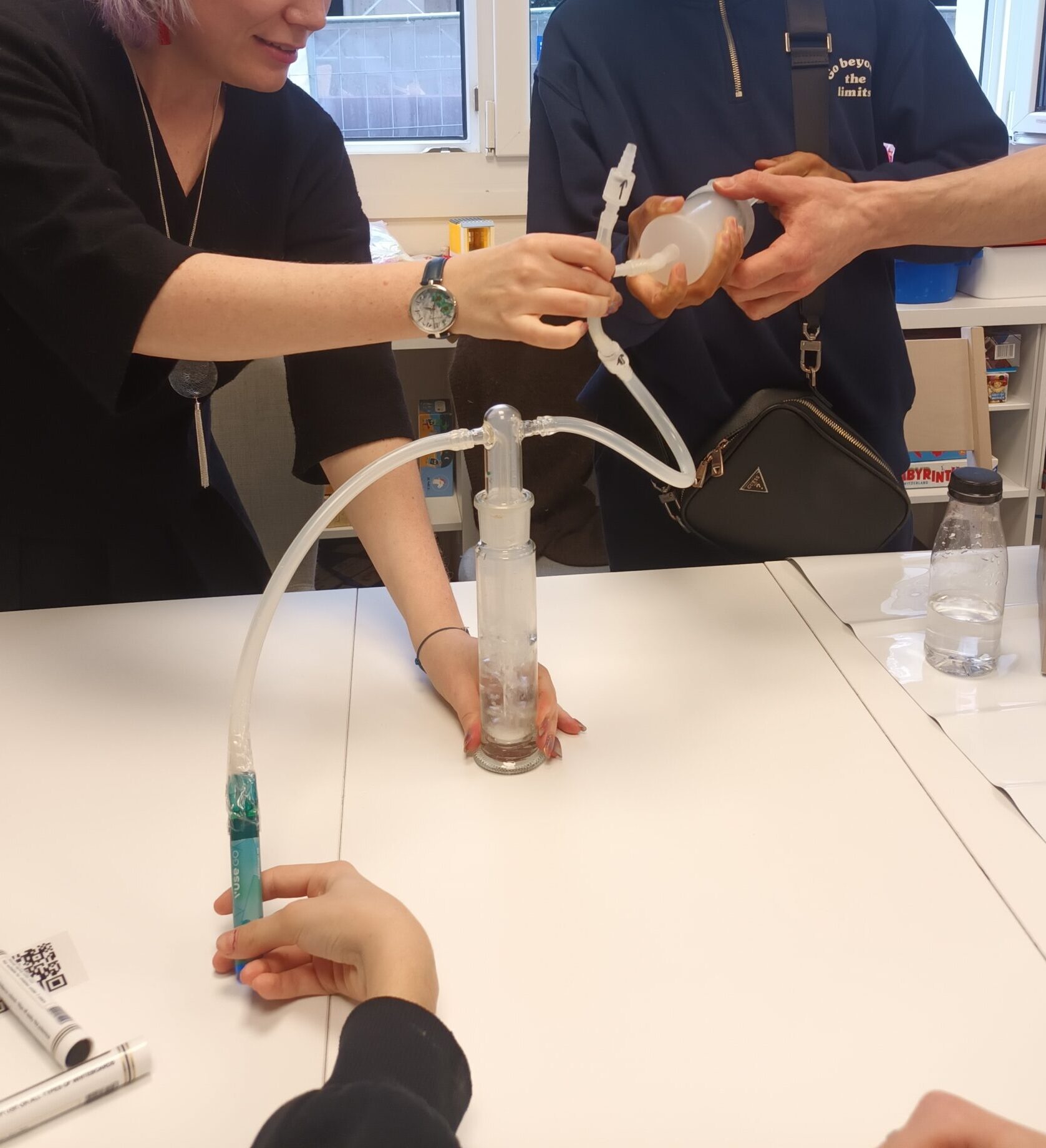 atelier scientifique "y'a quoi dans la puff ?" - association SODA