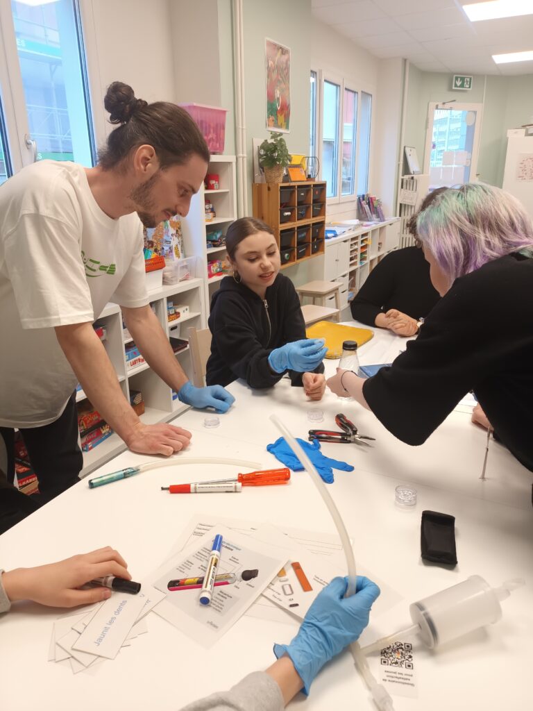 atelier scientifique "y'a quoi dans la puff ?" - association SODA
